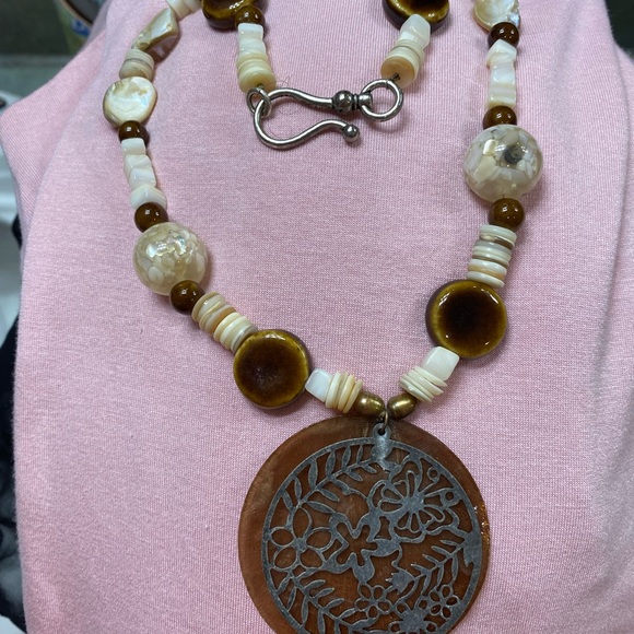 Handmade necklace - Picture 3 of 3